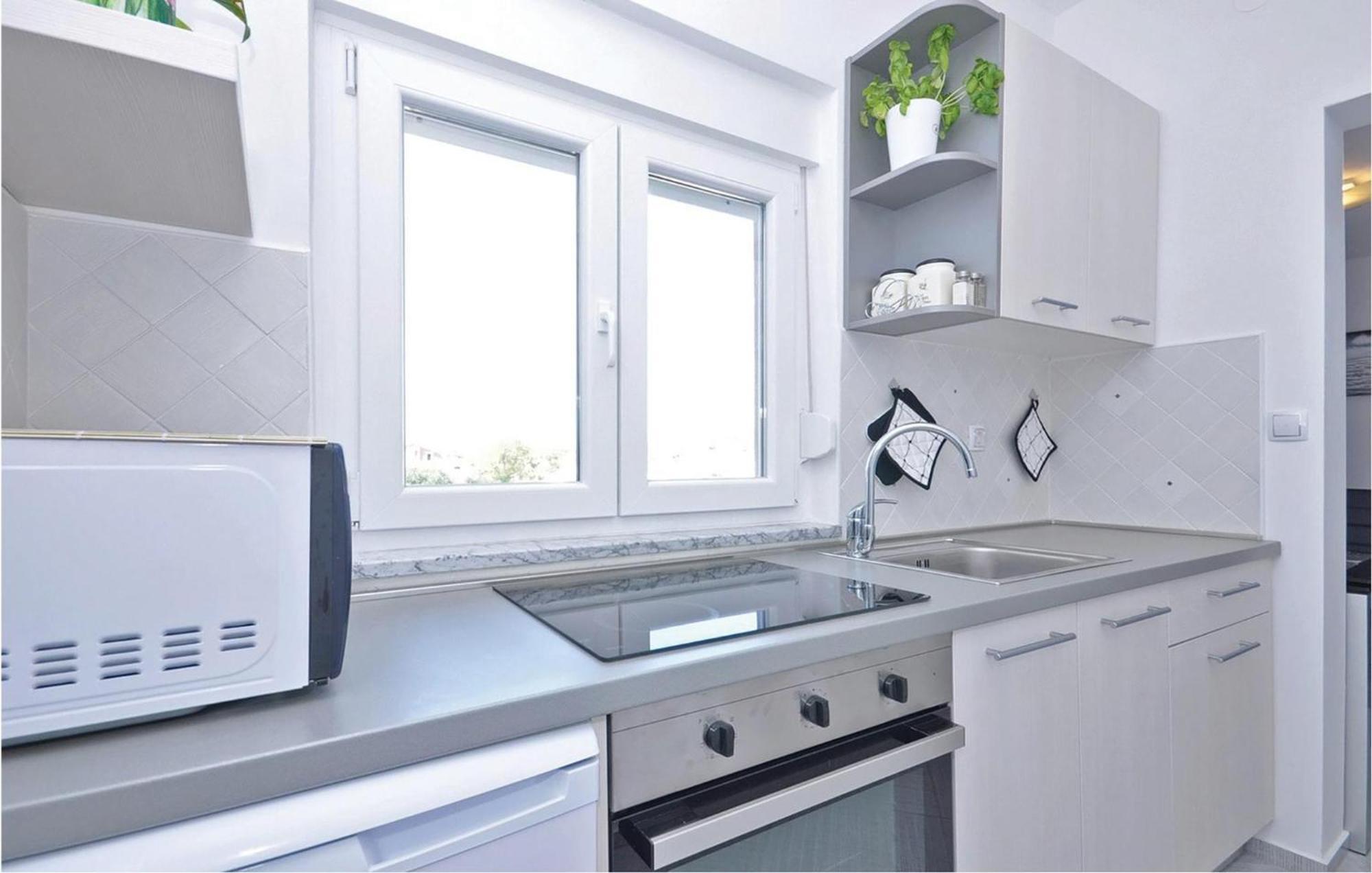 1 Bedroom Cozy Apartment In Bibinje Exteriér fotografie