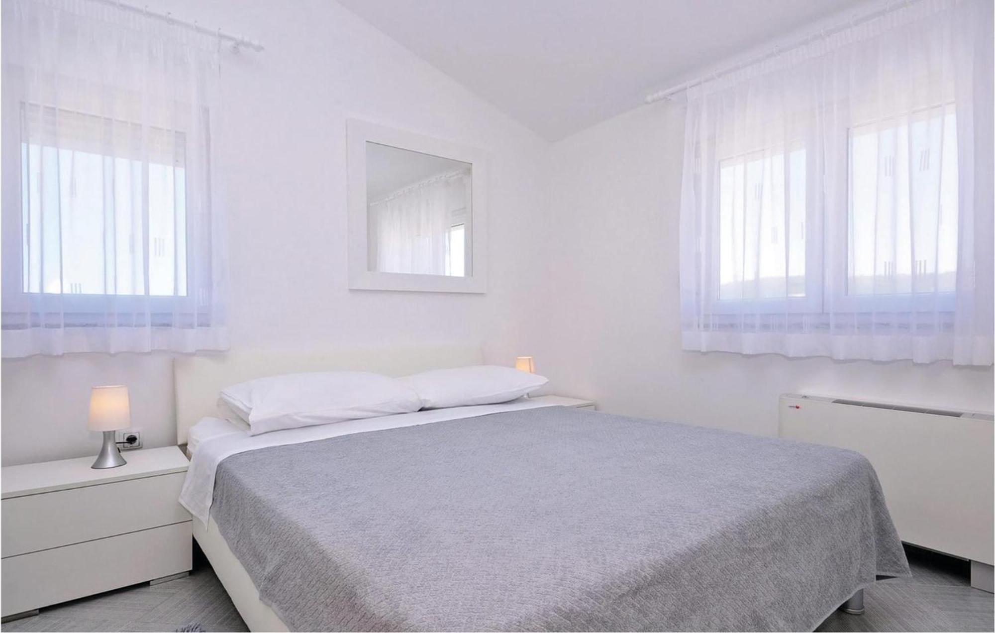 1 Bedroom Cozy Apartment In Bibinje Exteriér fotografie
