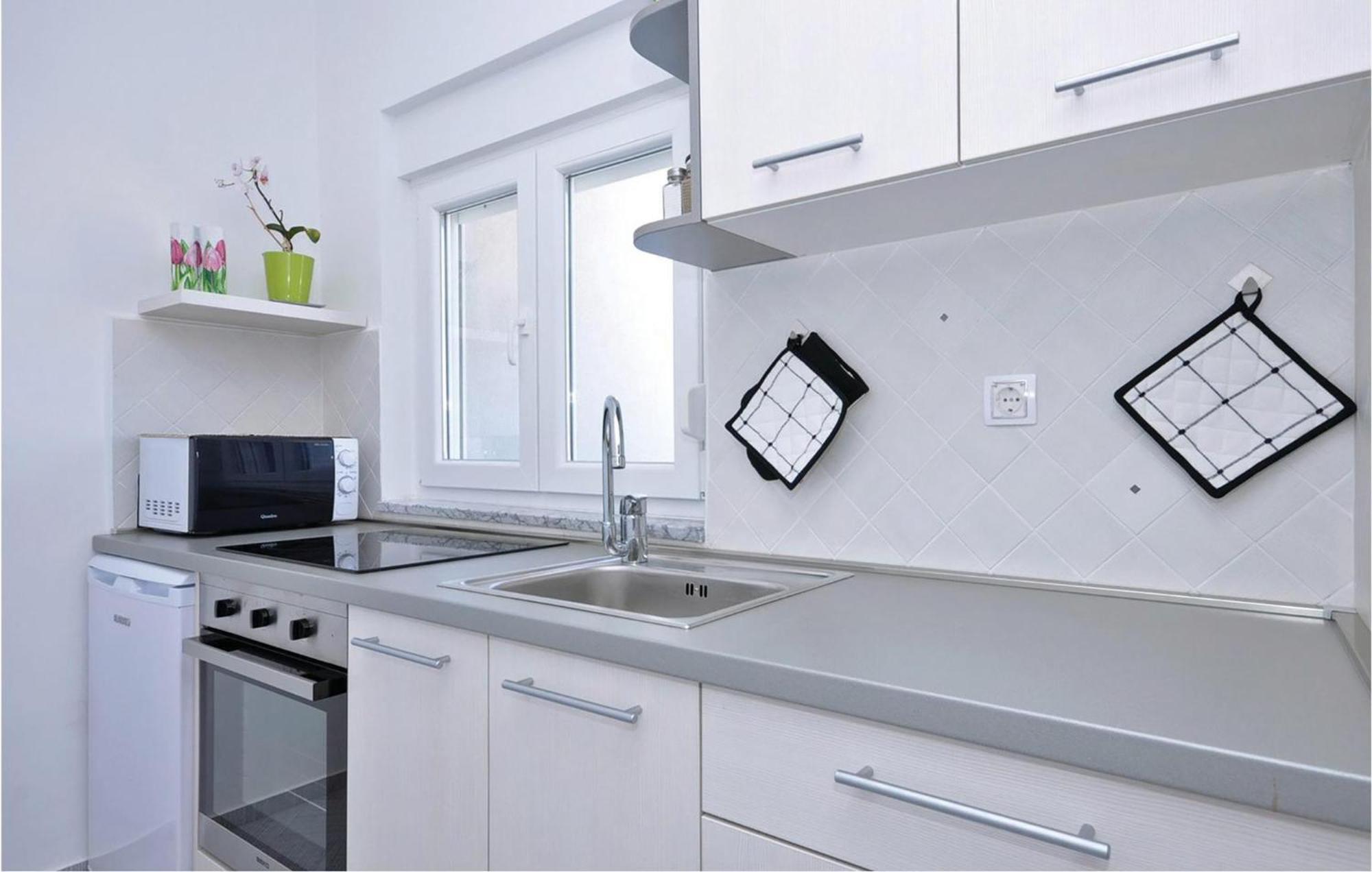1 Bedroom Cozy Apartment In Bibinje Exteriér fotografie